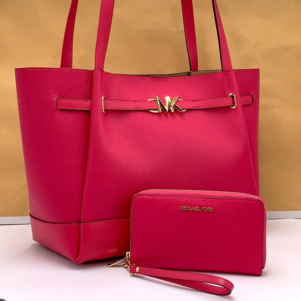 MICHAEL KORS Reed Large Belted  Shoulder Handbag & Multifunctional Phone Case